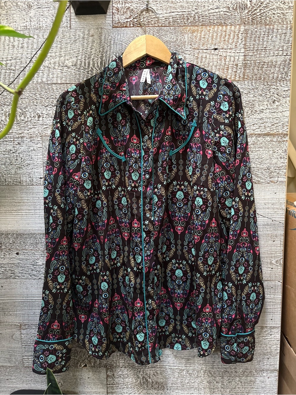 Roper | Western Chic Medallion Print Button-Up Shirt - XL, Teal/Pink/Black